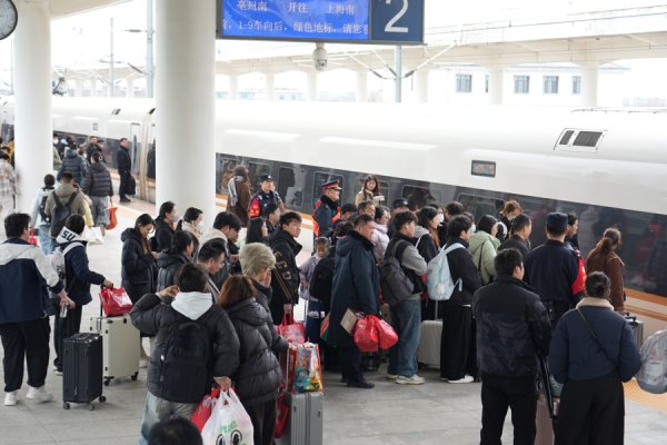 助力返岗复工，长三角铁路组织开行春运节后返岗务工包列包车