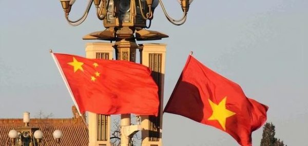 终于看透美国了？越南8个大字定下头等大事，中方回应绝不含糊