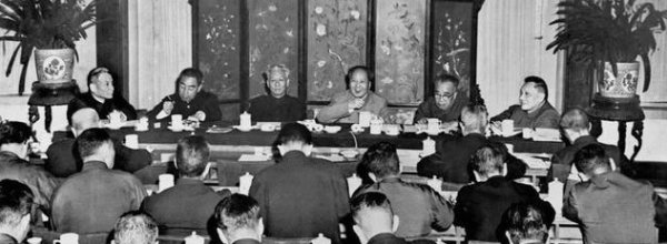 1961年毛泽东主持中央工作会议：这几年出现的问题，责任当然是我负