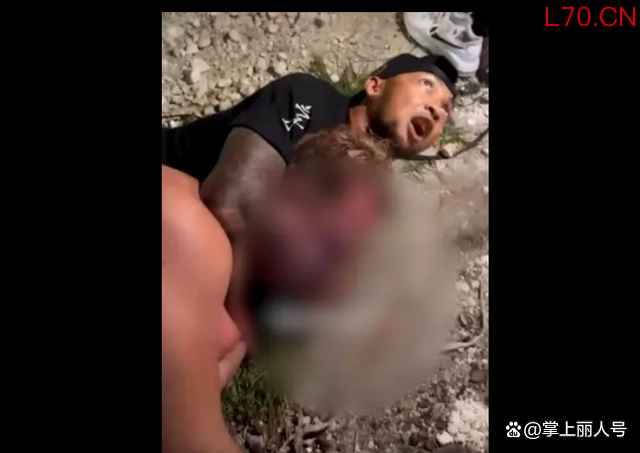 外国游客在巴厘岛骚扰女子被男子锁喉 跨文化尊重引热议