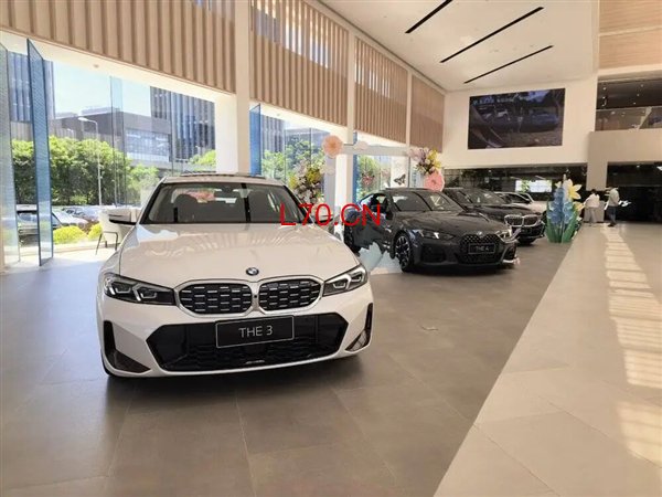 宝马门店；图源：虎嗅拍摄