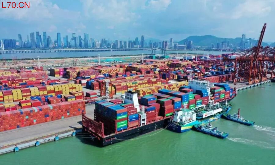 图为深圳港口一线。资料图。